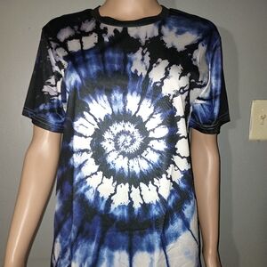 Men'sue/White Tie Dye Spiral T-Shirt size Medium